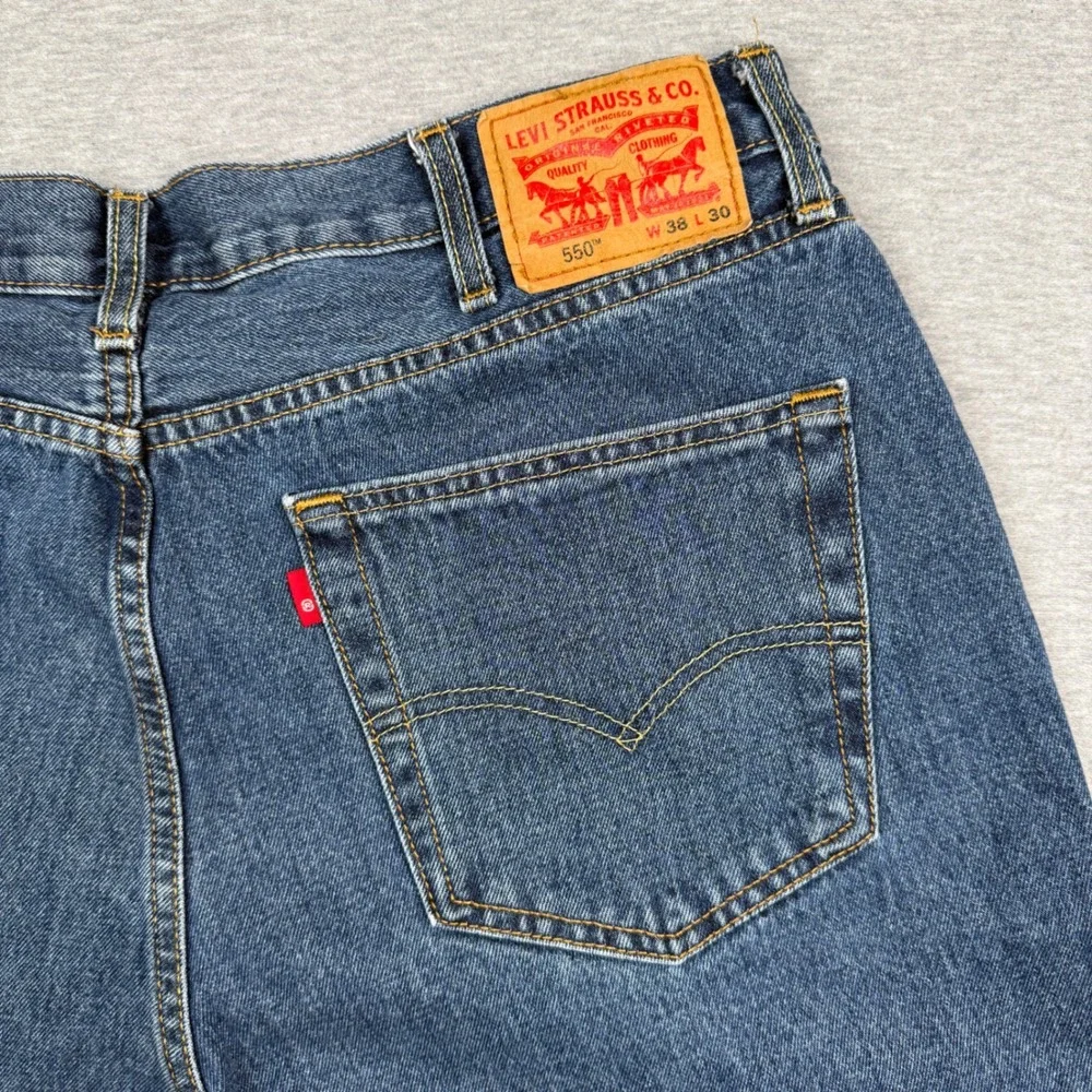Levis 550 Relaxed Fit Tapered Leg Blue Denim Jeans Mens 38x30 (36x29 Medium Wash